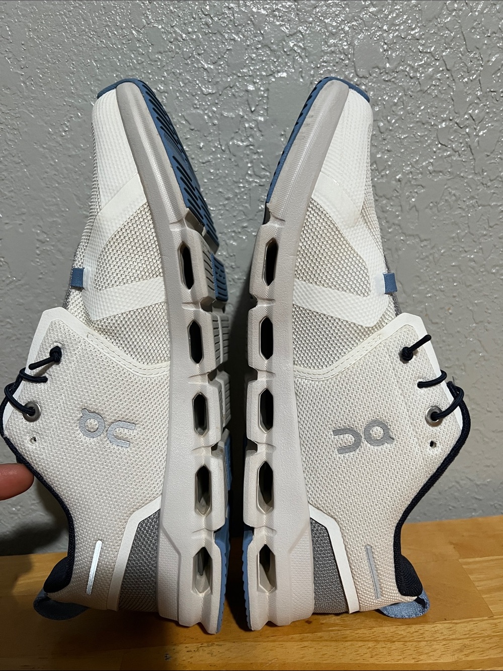 On Cloud 5 Running Shoes Youth US 6 White Gray Blue Fits Women’s 7.5 - Picture 6 of 9